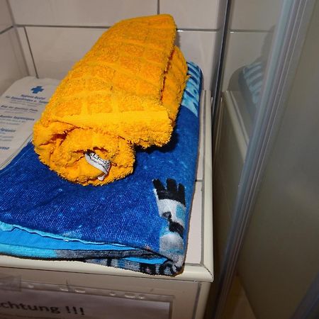 ホテル " Art Ddr" Eig Bad Dir Im Zim, 3 Og, Treppensteigen Kein Fruehhstueck Keine Kueche Nur Uebernachtung Parkpl, Wifi, Blankenb ブランケンブルク エクステリア 写真